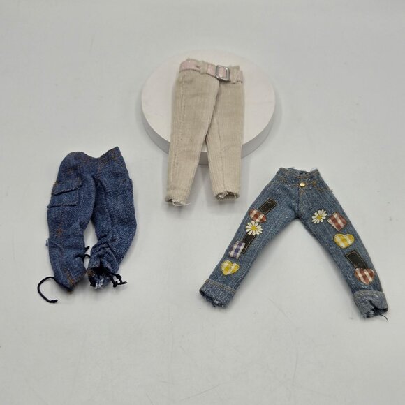 Bratz Doll Clothing Set: Yasmin Patchwork Jeans Cloe Wintertime Wonderland Trous - Picture 1 of 5